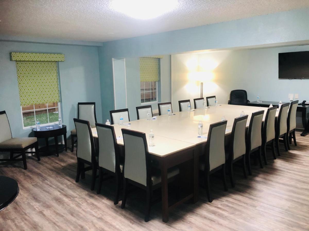 Montgomery Inn & Suites Εξωτερικό φωτογραφία