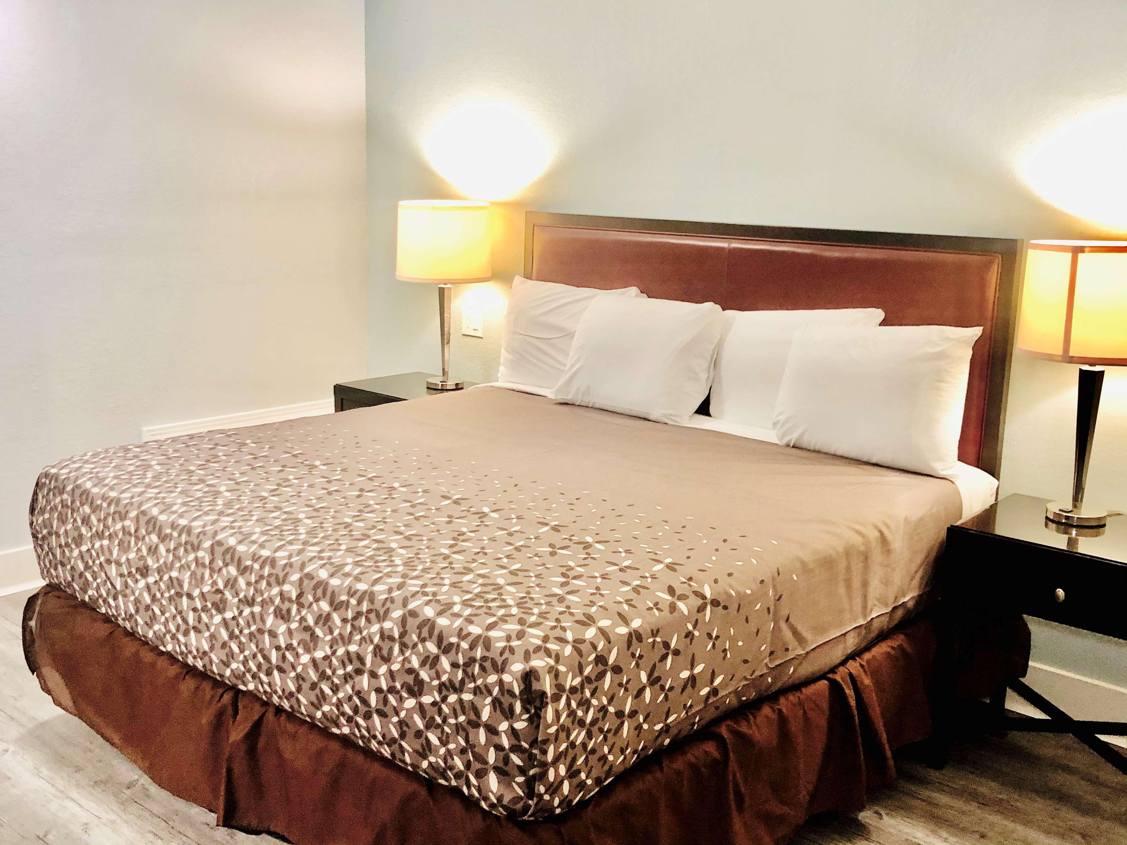 Montgomery Inn & Suites Εξωτερικό φωτογραφία