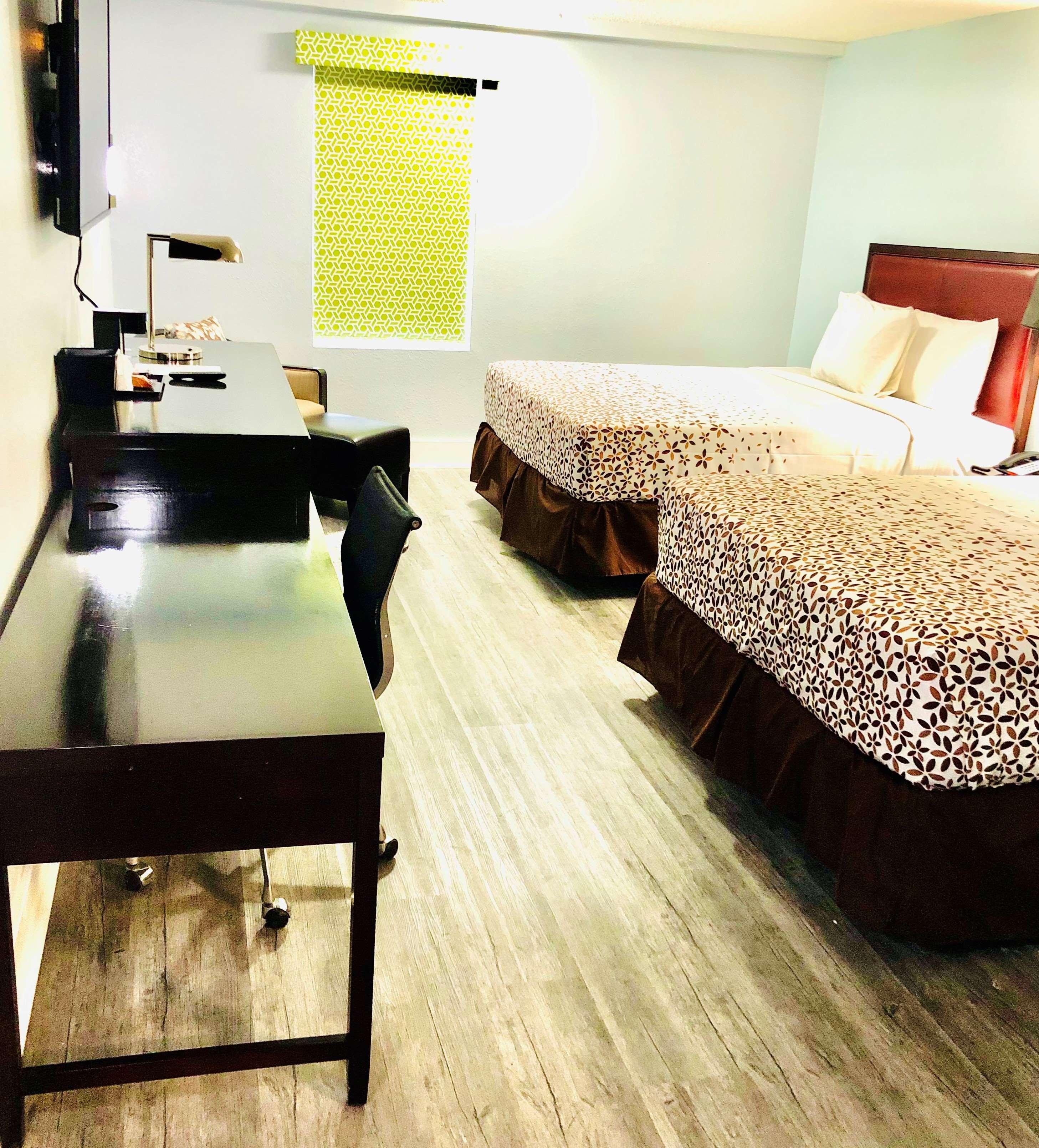 Montgomery Inn & Suites Εξωτερικό φωτογραφία